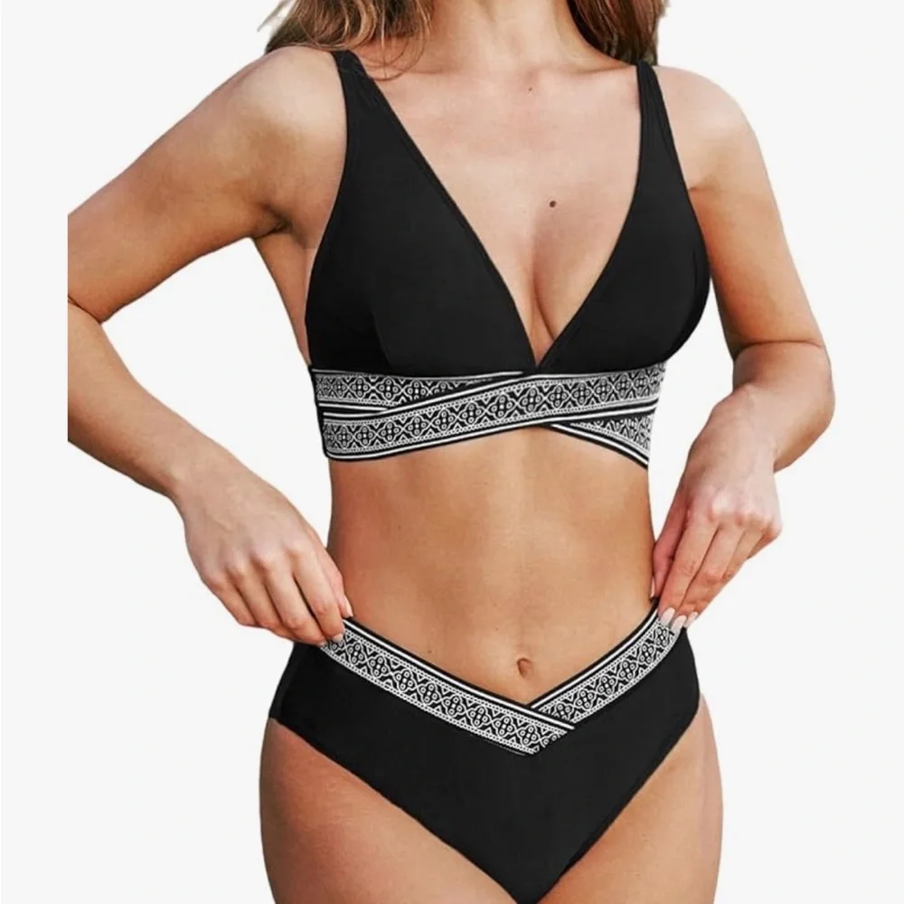 CUPSHE Black and White Bikini Set Two Piece Swimsuit V Neck V bottom Boho Style